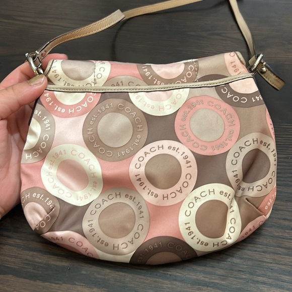 Coach Snaphead Soho Signature crossbody scarf print - Picture 6 of 14